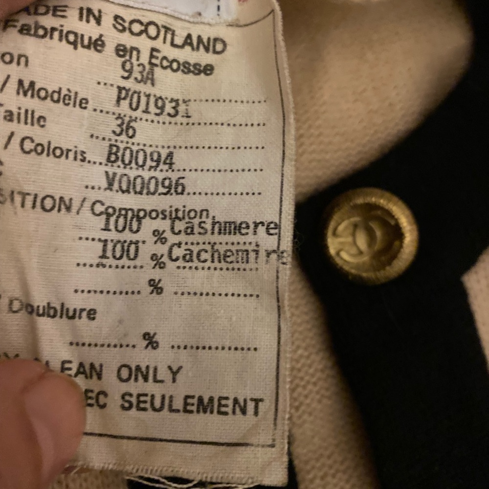 Vintage Chanel long ( maxi)sweater - Picture 7 of 7